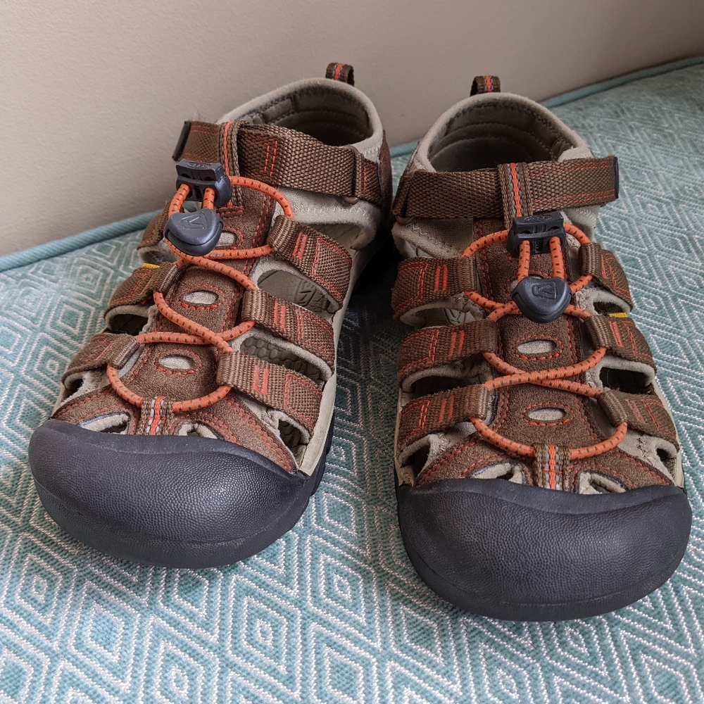 Keen Newport H2 Youth Sandals in Brown & Orange
